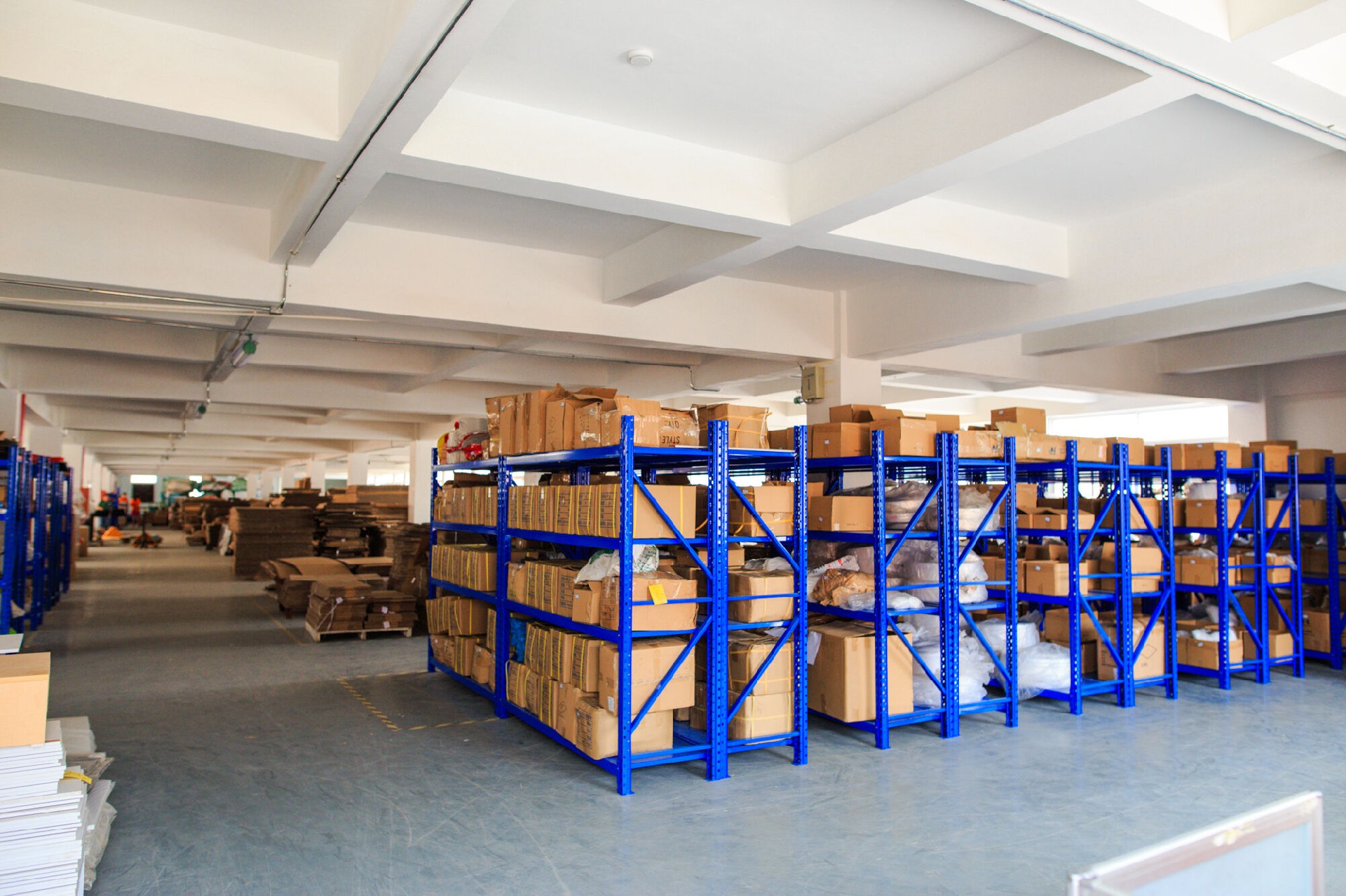 coffee mug display shelf